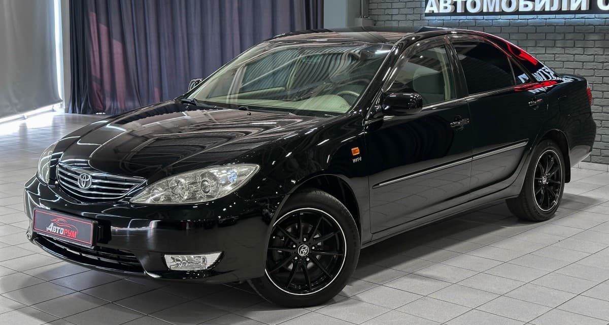 Toyota Camry - 2